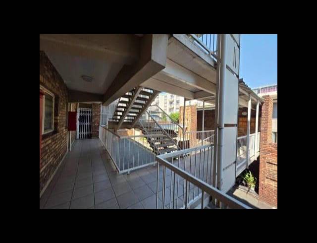 2 BEDROOM APARTMENT FOR SALE IN PRIMROSE HILL
